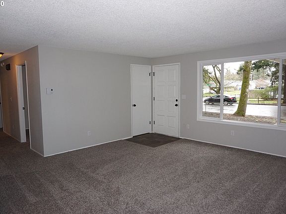 4th image of 319 NE 124th Ave