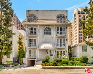 10531 Ashton Ave APT 201, Los Angeles, CA, 90024