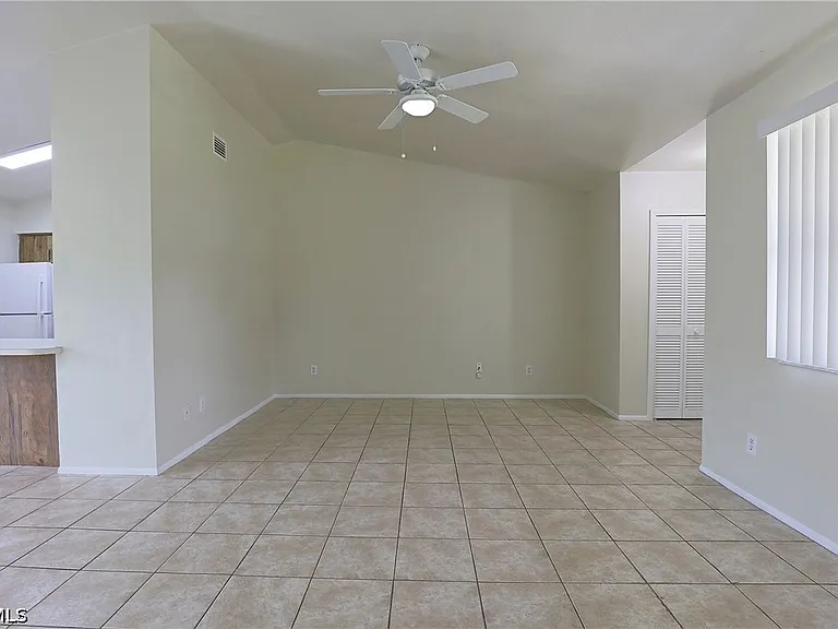 4417 SW Santa Barbara Pl — Photo 5
