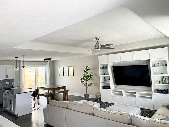 5th image of 1270 Oakview Dr