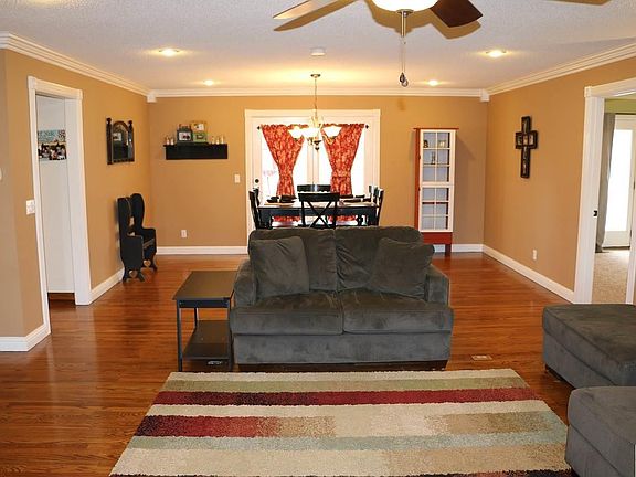 2nd image of 199 Lynnwood Dr