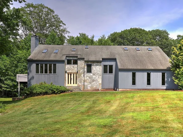 35 Millo Drive, Monroe, CT 06468