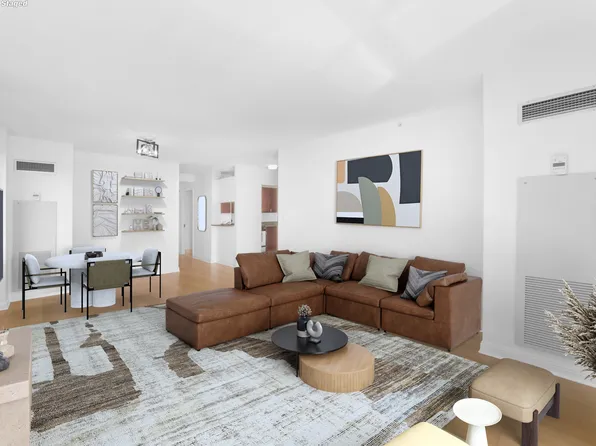 211 North End Avenue image 2 of 23