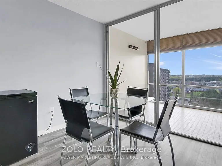 2759 Carousel Cres #1206 — Photo 11