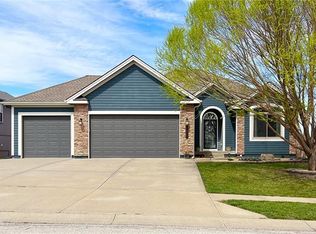 2000 NE 197th Ct, Smithville, MO 64089