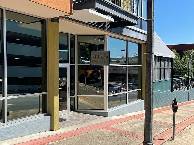 220 E College Ave — Photo 2