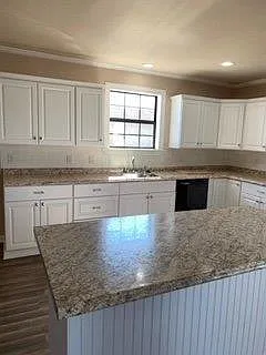 3 bed, 2.0 bath, 1700 sqft, $1,800 — Photo 4