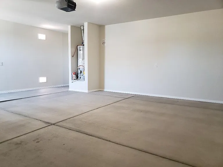 3521 N 307th Dr — Photo 28