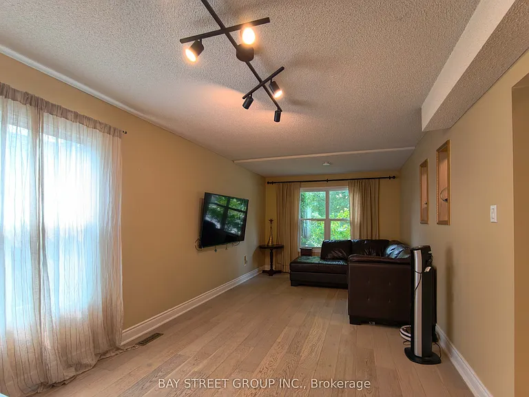 1620 Parish Ln — Photo 7