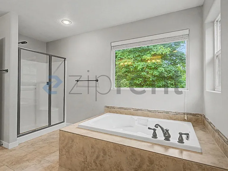 28623 Greenway Dr — Photo 21