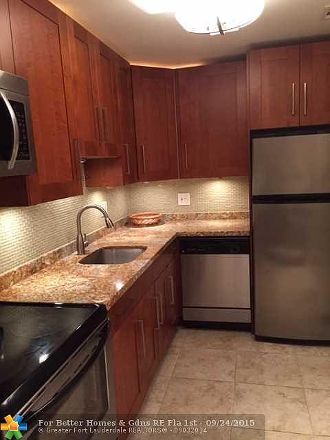 1st image of 2400 NE 33rd Ave APT 207