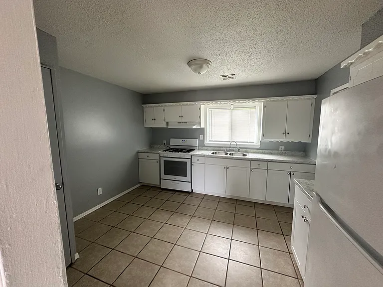 1528 SE 47th Pl — Photo 4