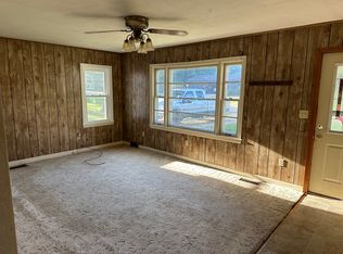 107 Lincoln St, Lena, IL 61048