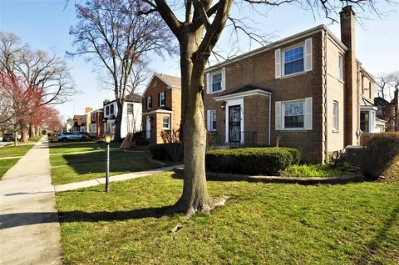 3 bed, 2200 sqft, $4,500 — Photo 1