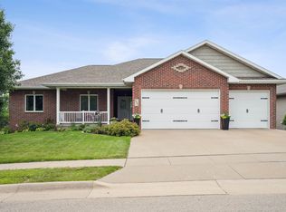 6655 Wellington, Dubuque, IA 52003