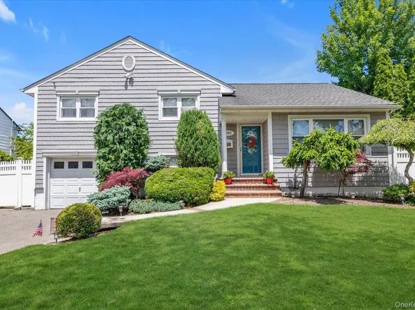 3727 Regent Lane, Wantagh, NY 11793