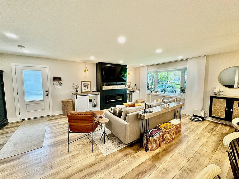 514 S Yale Ave — Photo 4