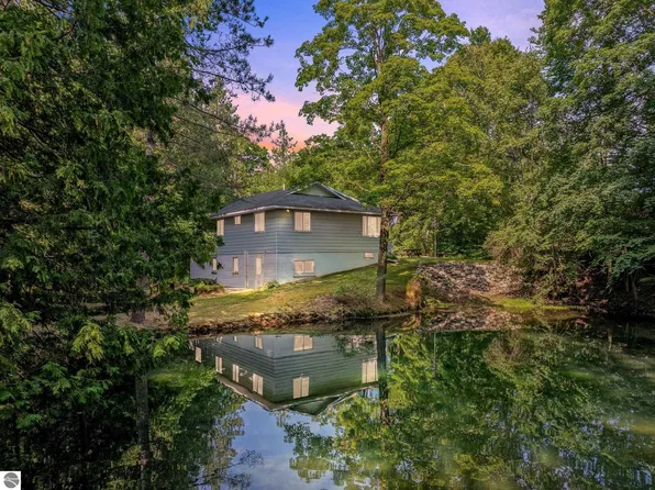 4613 N 35th Rd, Manton, MI 49663