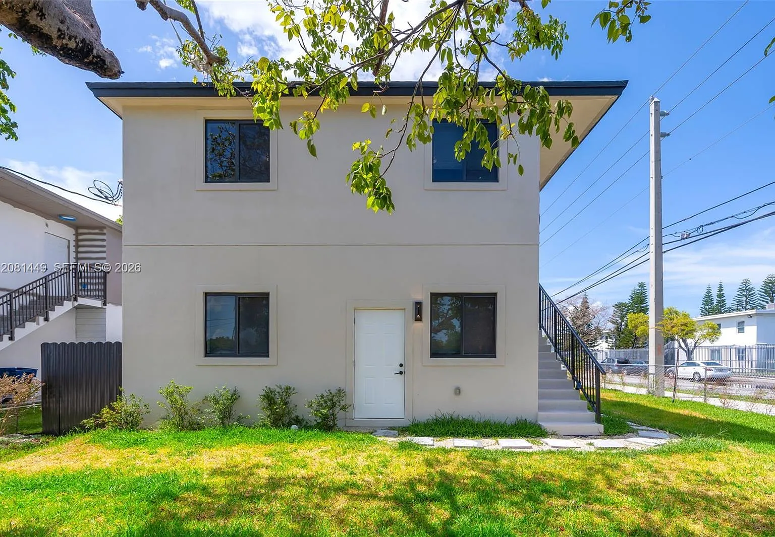 Orange Ridge — Photo 1