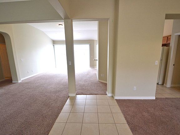 3rd image of 2914 Lakewood Pointe Dr