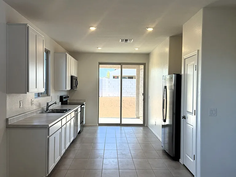 1638 W Pima Ct — Photo 9