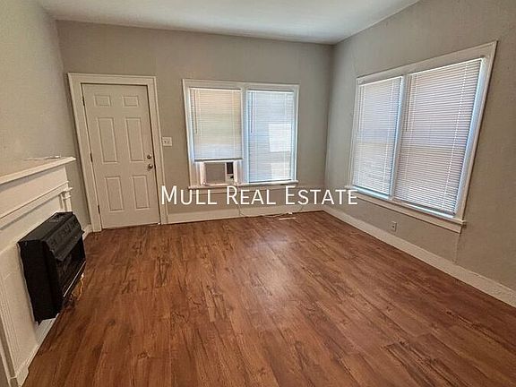 3rd image of 610 E Harrison Ave