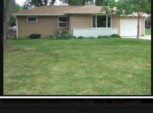 3705 Hillside Dr, Cedar Falls, IA 50613