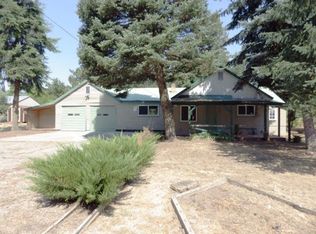 317 E 8th St, Deer Park, WA 99006