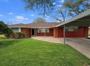 316 Angle St, Angleton, TX 77515