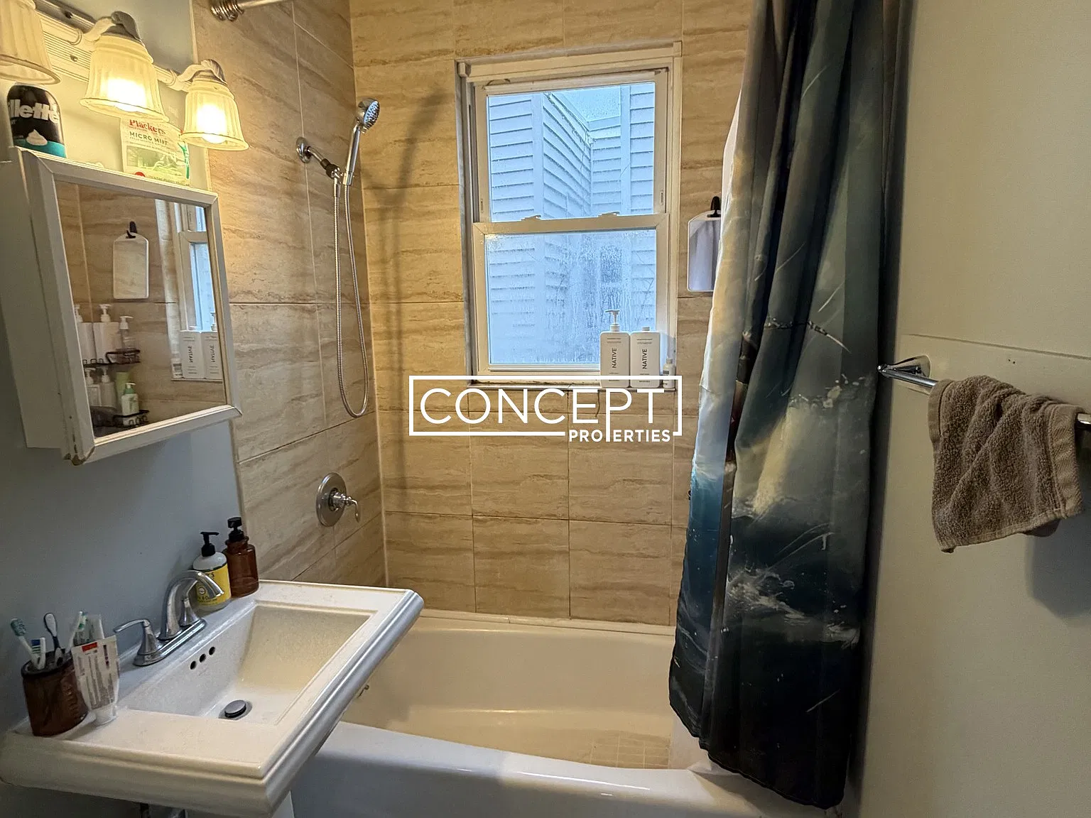 4 bed, 9999 sqft, $6,999 — Photo 4