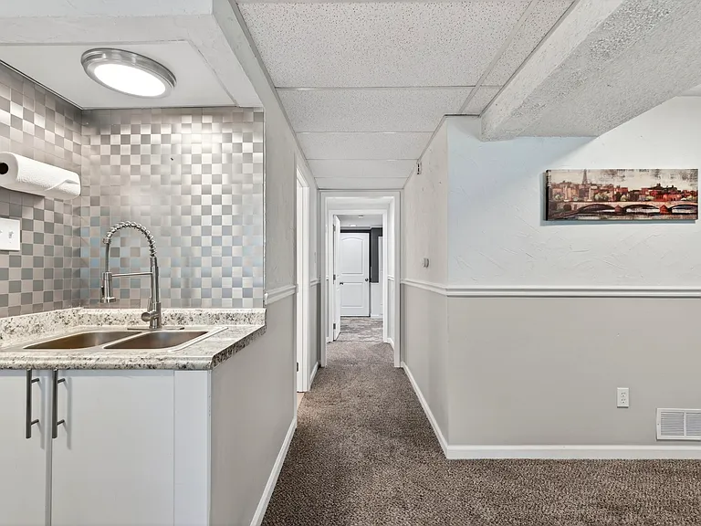 2335 Hempline Ct — Photo 35