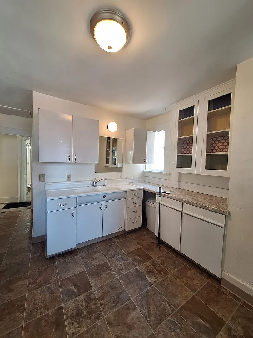 Charming 3 Bedroom, One Block to WWU and walk to Downtown! - Garden St — Photo 1