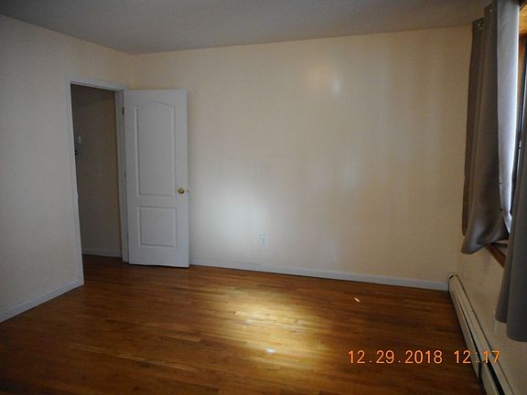 2nd image of 1070 Jefferson Ave #1