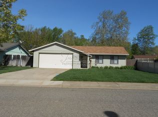 6983 Hemlock St, Redding, CA 96001