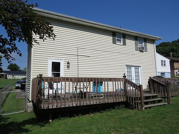 2nd image of 4548 Spencer St