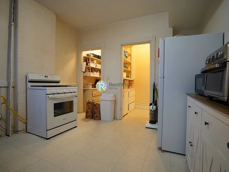 14 Foster St #1 — Photo 16