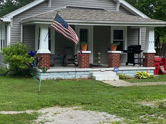 3rd image of 717 Moss Ln