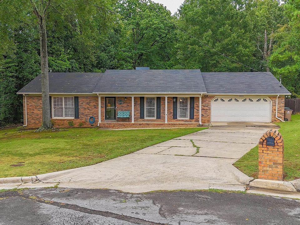 1st image of 1001 Forest Pl SW