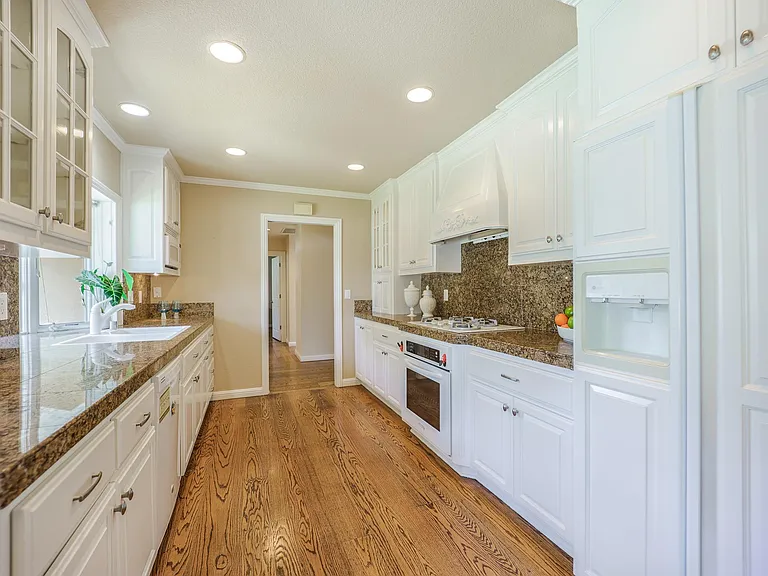 20317 Blauer Dr — Photo 14