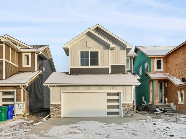 8 N Topaz Pl, Cochrane, AB T4C 3K2