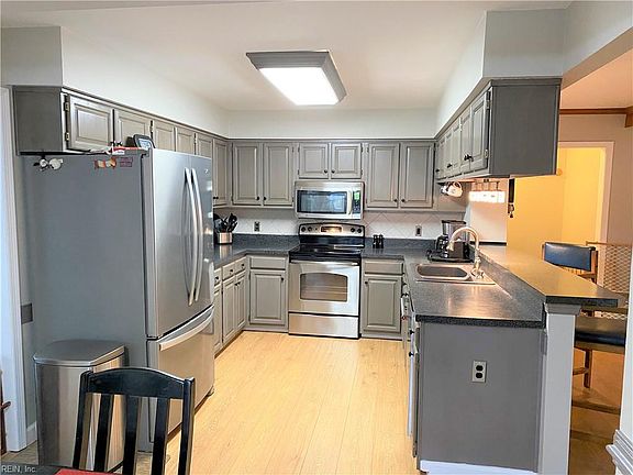 5th image of 815 Hamder Way