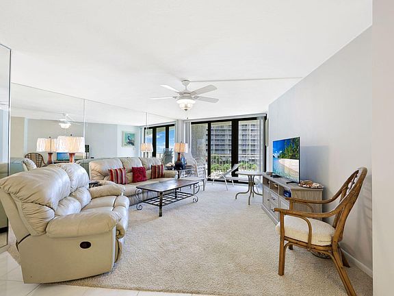 5th image of 320 Seaview Ct APT 307