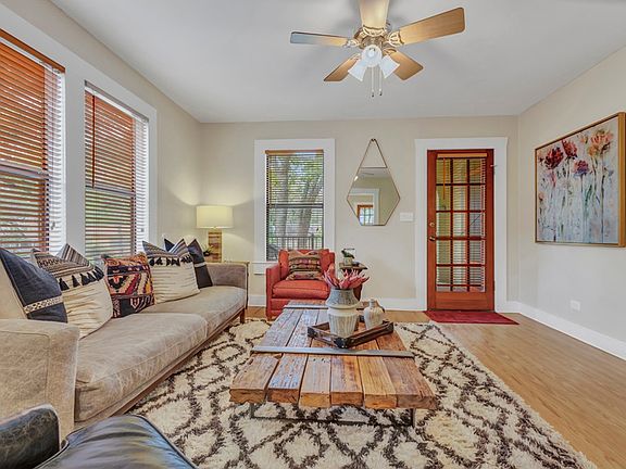 4th image of 206 E Burbank St
