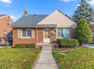 7669 Pelham Rd, Allen Park, MI 48101