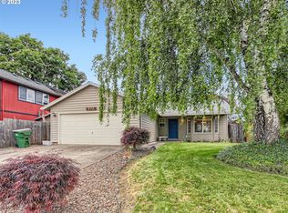 979 SE Oak St, Dundee, OR 97115