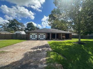 60 Candlelight Ln, Lumberton, TX 77657