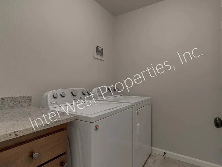 10316 NE 61st Cir — Photo 16