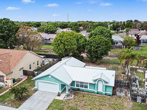 2nd image of 3514 Egret Dr