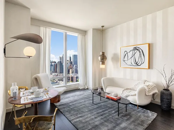 252 South St #66B, New York, NY 10002