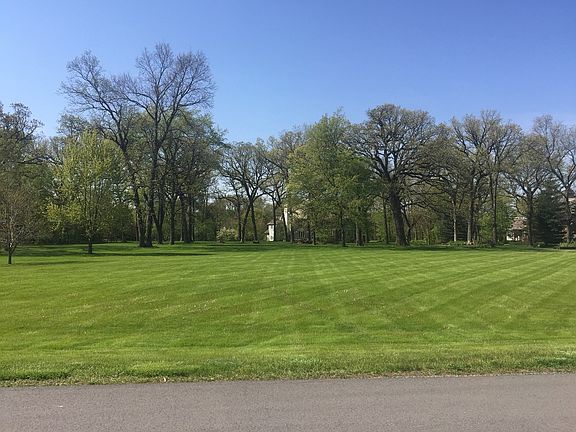 2nd image of 35 Oak Creek Dr
